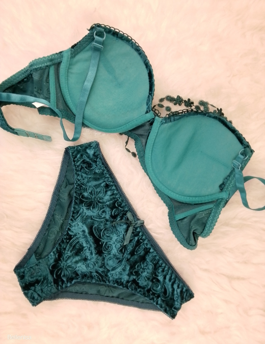 Velvet Bridal Bra & Panty Set – Luxurious Underwire Push-Up Lingerie